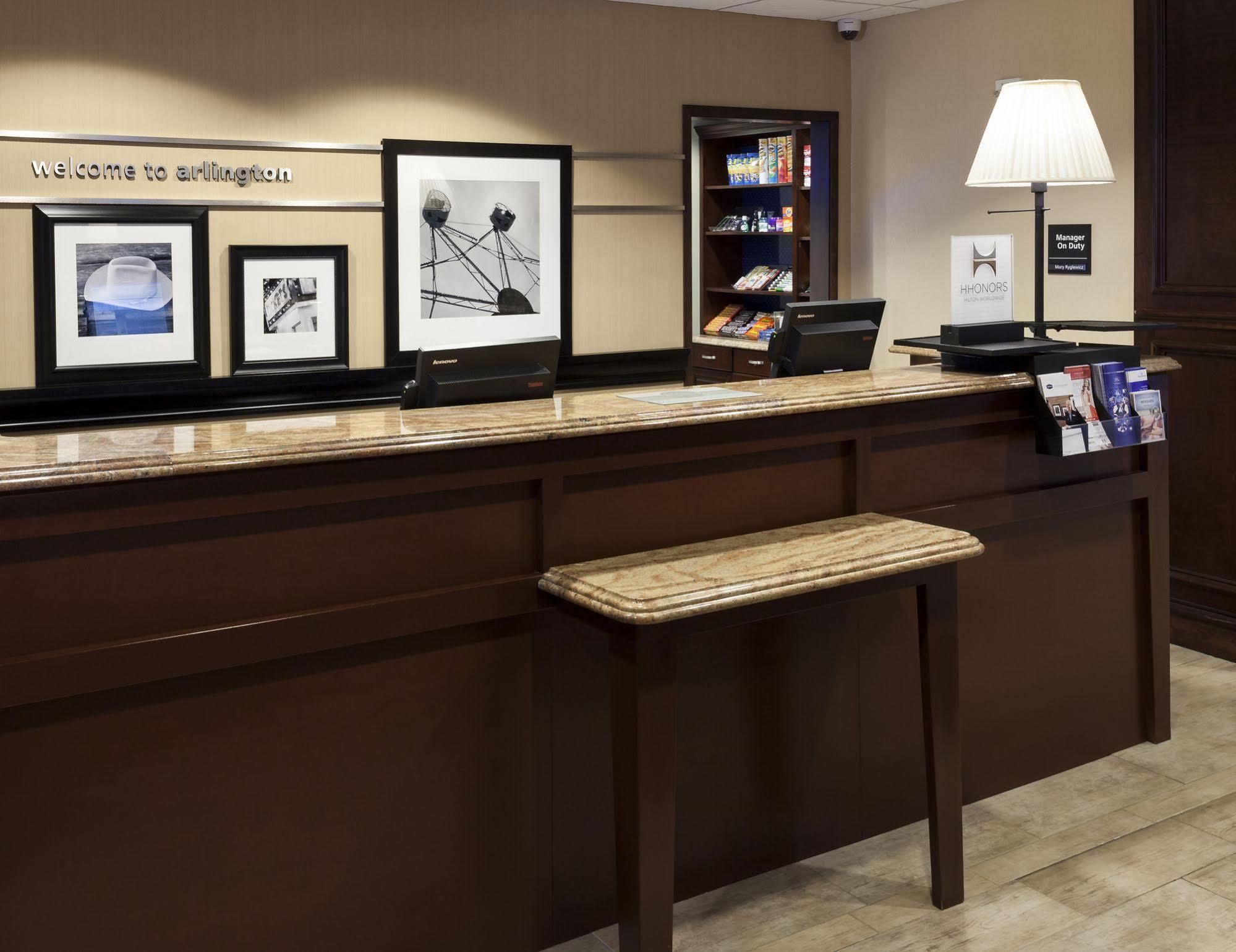 Hampton Inn & Suites Dallas-Arlington-South Exterior foto